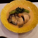 馬車道 大かわ - 賀茂茄子と伏見唐辛子岩ガキの白味噌煮