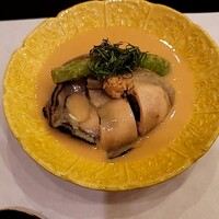 馬車道 大かわ - 賀茂茄子と伏見唐辛子岩ガキの白味噌煮