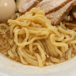 中華そば 武川 - 麺（中太平打ち麺）