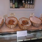 ラボラトワール - パン始めました。