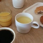 ホテルニューバジェット 室蘭 - コーヒー、ジュース、スープとドリンクも充実