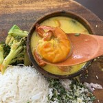 ヤムヤムカデー - エビもプリッとジューシーです！