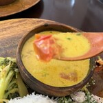 ヤムヤムカデー - トマトの酸味がアクセントでさっぱりします。