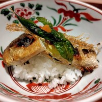 室町 唯 - 