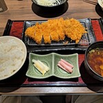 とんかつ 新宿さぼてん - 料理写真:さぼてん両得膳　1848円　　上ロース変更＋110円