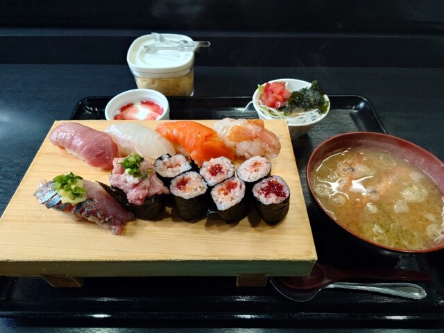 すし松 - 大釜（寿司）の写真