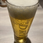 横浜家系 てつ家 - アサヒスーパードライ350円。ビール好きじゃない人が注いだと思われるビールww350円じゃ文句言ったらいかんかww