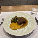 シャントレル - 9皿目
      ヒレ肉のロースト、ジロール茸、トウモロコシのバターライス。