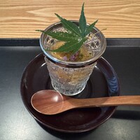 銀座 きた福 - 先付
                      じゅんさい、トマト、雲丹、鮑、出汁のジュレ