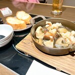 接方来 - 大しいたけと海老のアヒージョ 968円