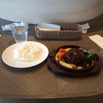 浅草グリルバーグ - 主役と脇のライス(^^)