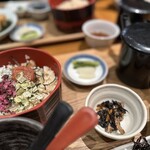 おぐ羅 - 紀州南高梅と釜揚げしらす