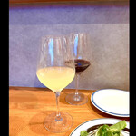 SARÒ - 鯛やハーブのお料理には特にノンアルコール白ワインが、しっくり〜きましたっ\(//∇//)\ byまみこまみこ