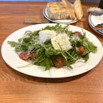 SARÒ - ルッコラ・水牛モッツァレラ・チェリートマトのサラダ　byまみこまみこ