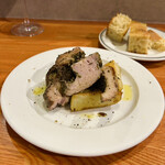 SARÒ - ボルケッタ香草ロースト　炭火仕上げ　ローストポテト添え　　byまみこまみこ