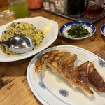 大砲ラーメン  合川店 - 高菜チャーハンと餃子です。