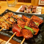 やきとり小柳 - レバーと皮