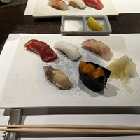 神楽坂 よこ田 - 中トロ、白イカ、鯛、貝、雲丹