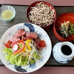 ふじな亭 - 単品で、割子そばとローストビーフサラダ