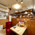 コメダ珈琲店 - テーブル席