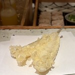 天ぷら 元吉 - 鱚 ラッキョの塩漬けと共に