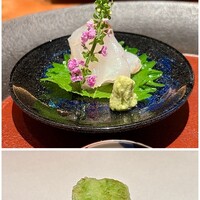 天ぷら 元吉 - 写真上：お造り：コチ（東京湾）お皿は七夕にちなみ銀河柄
                    写真下：そら豆の形に作り直した枝豆
