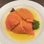 牛たん料理 閣 電力ビル店 - 次に名物のトマトサラダ、自家製ドレッシングでいただきます