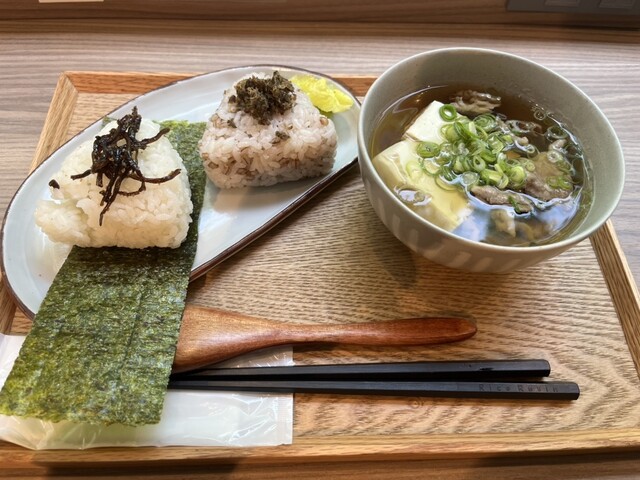 むすびのサチ - 大阪ビジネスパーク/おにぎり | 食べログ