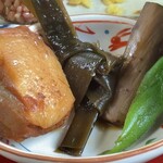 笑味の店 - 煮込んだ豚肉・牛蒡・昆布・オクラ