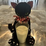 ペアツリーファームカフェ - 牛乳(ネコは私物)