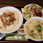 福琳 - Cセット（魯肉飯・ビーフン湯・小鉢・漬物）