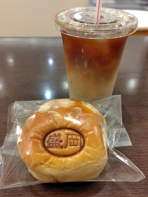 ブレッズコート 盛岡駅前の人気ベーカリー &ndash; パンと軽食を楽しむ