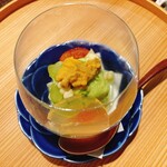 さくら京屋 - 小樽産雲丹 枝豆葛寄せ
      枝豆すり流し はす芋と雫