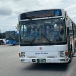 笑味の店 - 名護から67番のローカルバスに乗ります