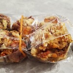 極濃湯麺 フタツメ - パックが閉まらない程の唐揚げの大きさ