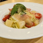 trias dining - 桃とバジル生ハムの冷製カッペリーニ