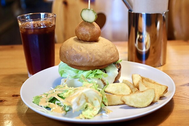 Kaju Burger Toyota Ten