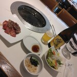 ぴょんぴょん舎 - 一人占領？