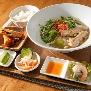 お得なlunchset〜満腹セットがおすすめ！