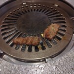 ぴょんぴょん舎 - 厚めの鉄板