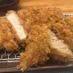 鎌倉かつ亭 あら珠 - 鮪かつと三元豚ロースかつ