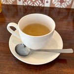 バルバルキッチンアメリ - カップコンソメスープ
      いつもと違って浮き身のパセリが無かった。