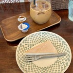 バルバルキッチンアメリ - 食後のアイスコーヒーS(¥300)
      ほうじ茶のキャラメルアイスケーキ(サービス)
