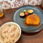 バルバルキッチンアメリ - ランチ：トマトチーズハンバーグ(¥1,400)