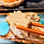 潮騒料理 亢 - サバの藁焼き（アップ）
