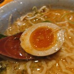らーめん め組 - 味玉