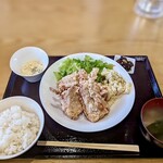 そうか食堂 - ソースが選べるザンギ定食（4個）タルタルソース