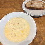 LA TABLE DE YAMASAKI - とうもろこしのポタージュ、メゾンムラタのカンパーニュ