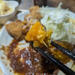 ナカガワ☆スエ食堂 - 黄身を絡めると更に美味！