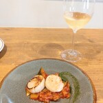 LA TABLE DE YAMASAKI - ホタテのポワレラタトゥイユとバルサミコ、白ワイン